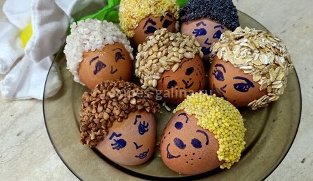Фото рецепта: Пасхальные яйца украшенные крупой