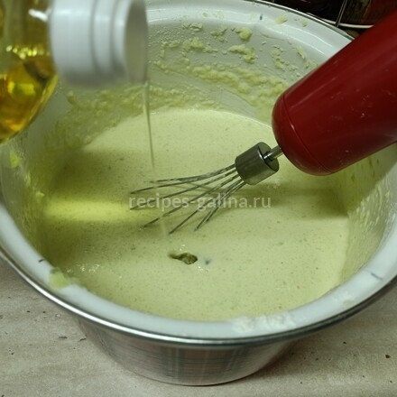 Добавляем в тесто растительное масло