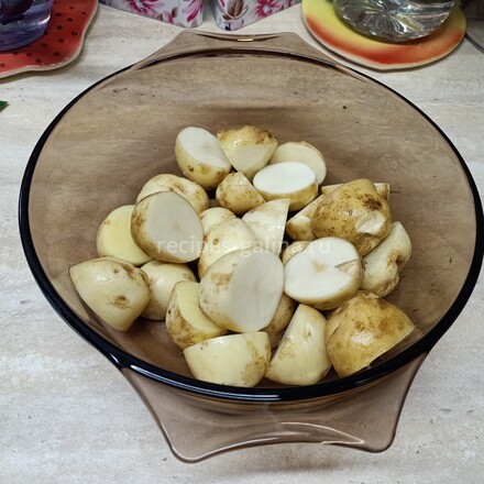 Помытый разрезанный картофель